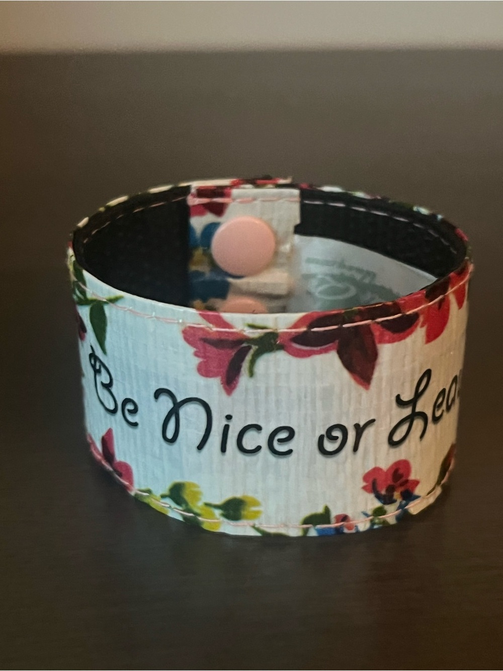 Vintage Y2K Blue Q Cat “Be Nice or Leave" Snap Bracelet | EUC